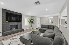 4BR Vegas Gem w Pool, Close to Strip, Airport